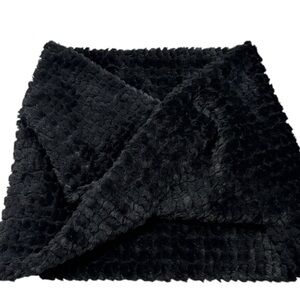 NWOT Guess Black Scarf Old Money So Glamorous Sleek Warm and Cozy